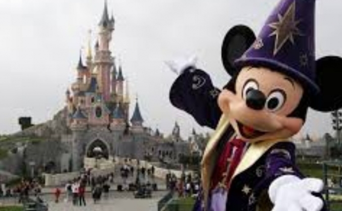 To take childrens on holiday to disneyland Paris