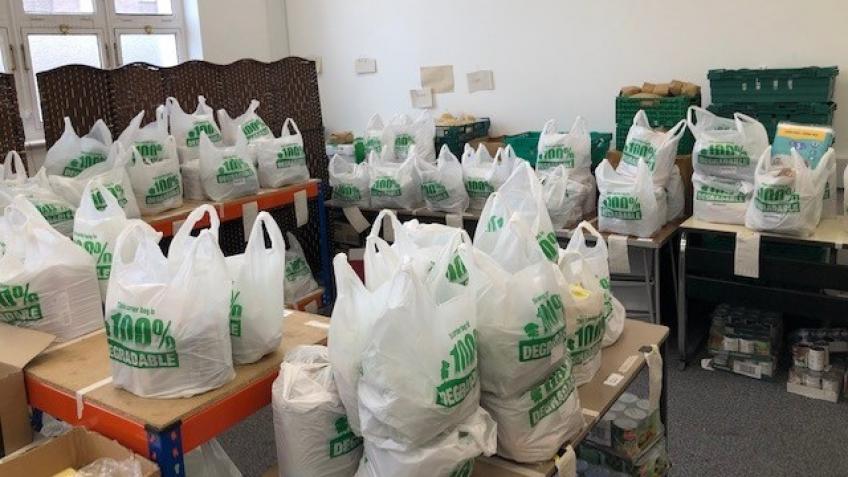 Refugee and migrant food bank
