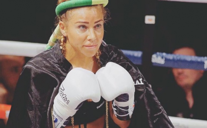 Help Katia Pinto become a pro fighter
