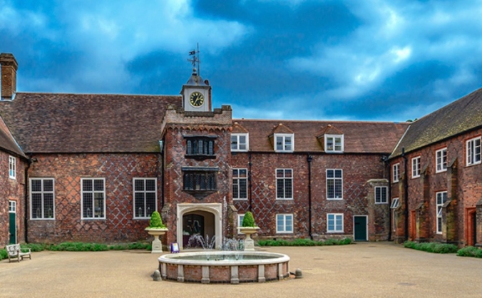 Fulham Palace: Dig the History