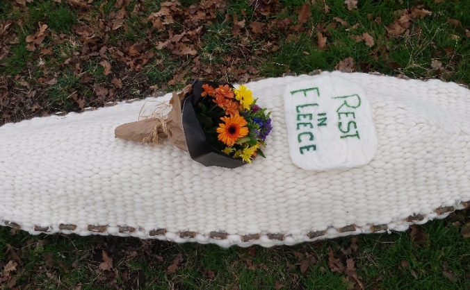 REST IN FLEECE - woollen coffin