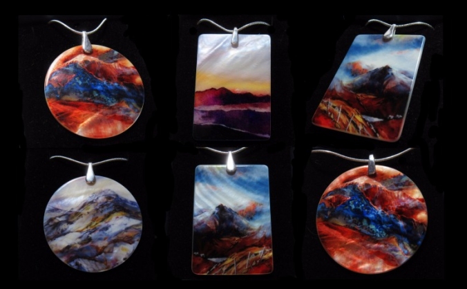 Art Jewellery : wearable paintings