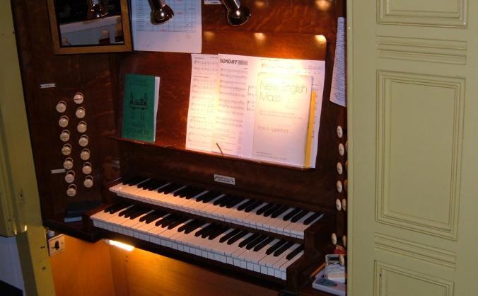 Repair of WWI memorial pipe organ