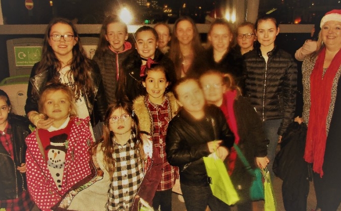 Take 50 Glasgow kids to panto for Christmas treat!