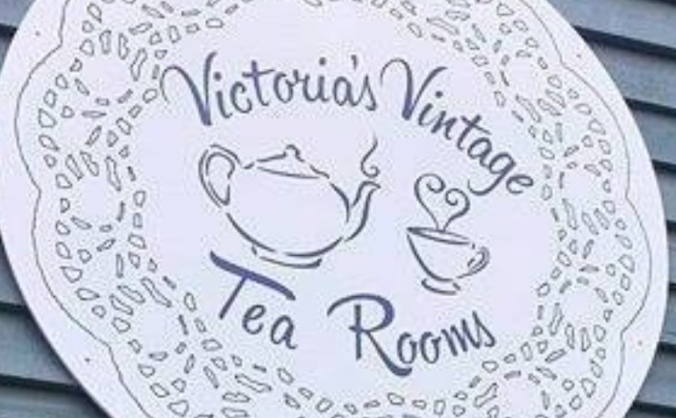 Victoria's vintage tea rooms /Victoria's pantry