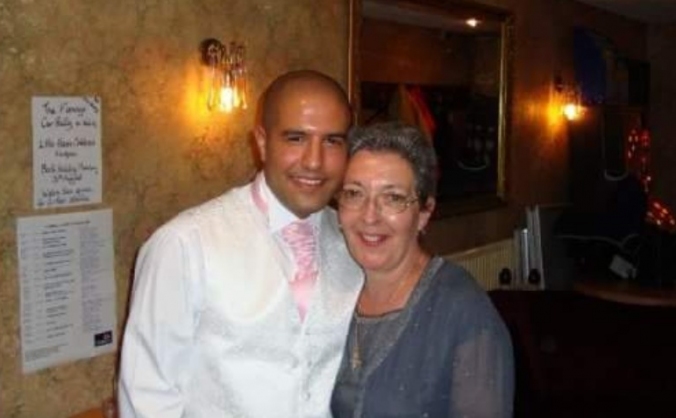 Help a lady restore her faith in people