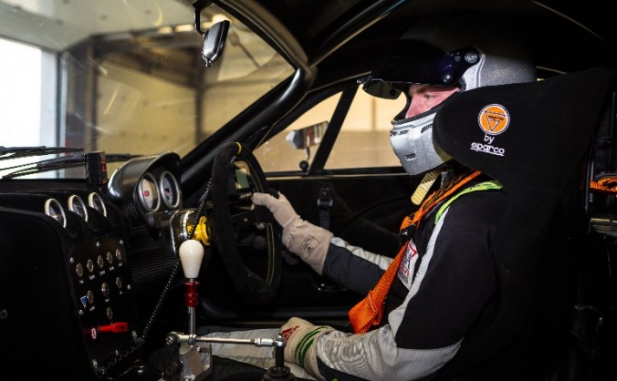 Help keep Alex Toth-Jones racing in 2016