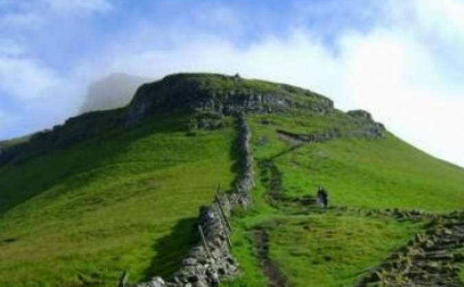 Birkacre Community Defibrillator 3 Peaks Challenge