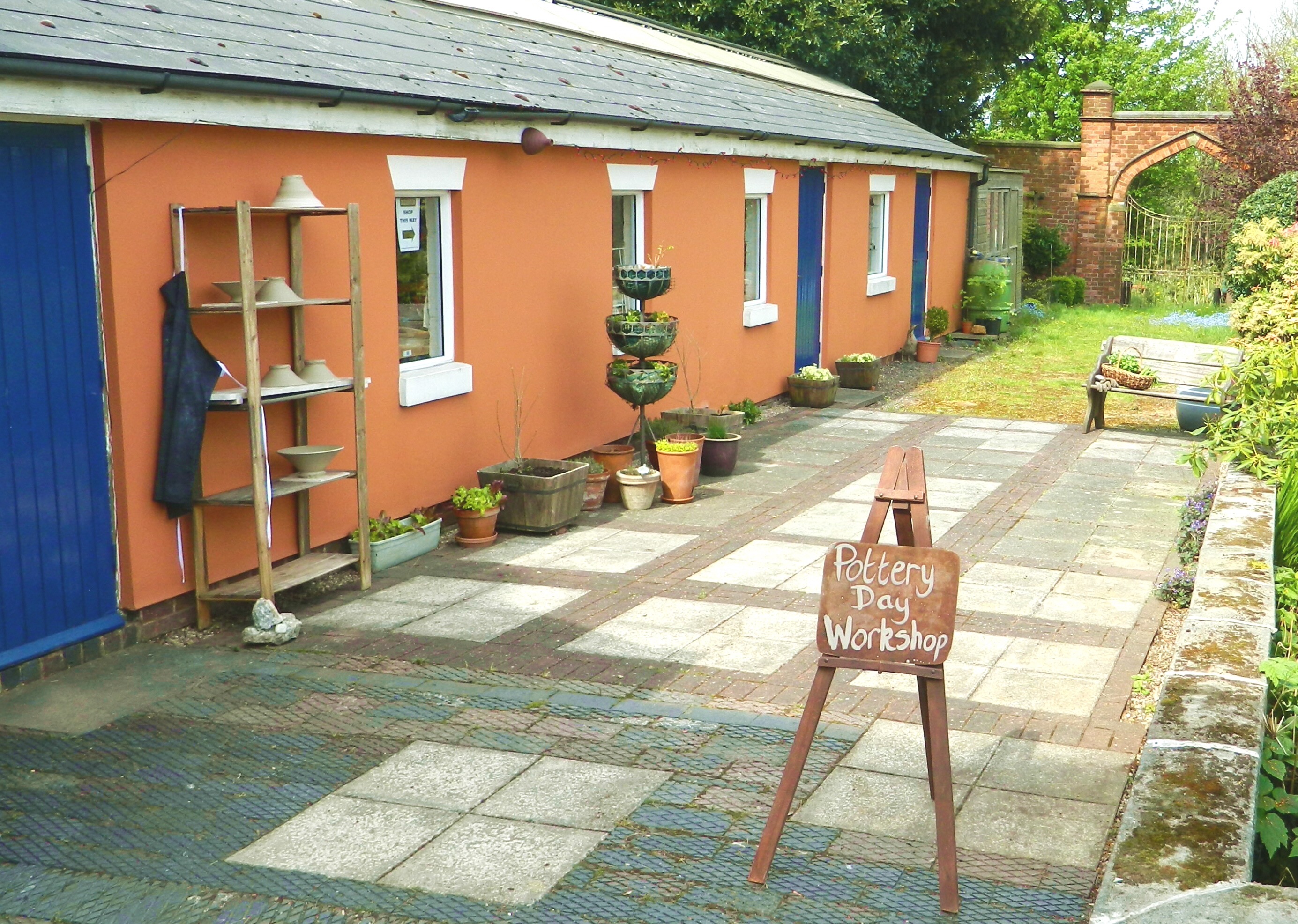 WOODSETTON ART POTTERY, & GIFTS a Community crowdfunding