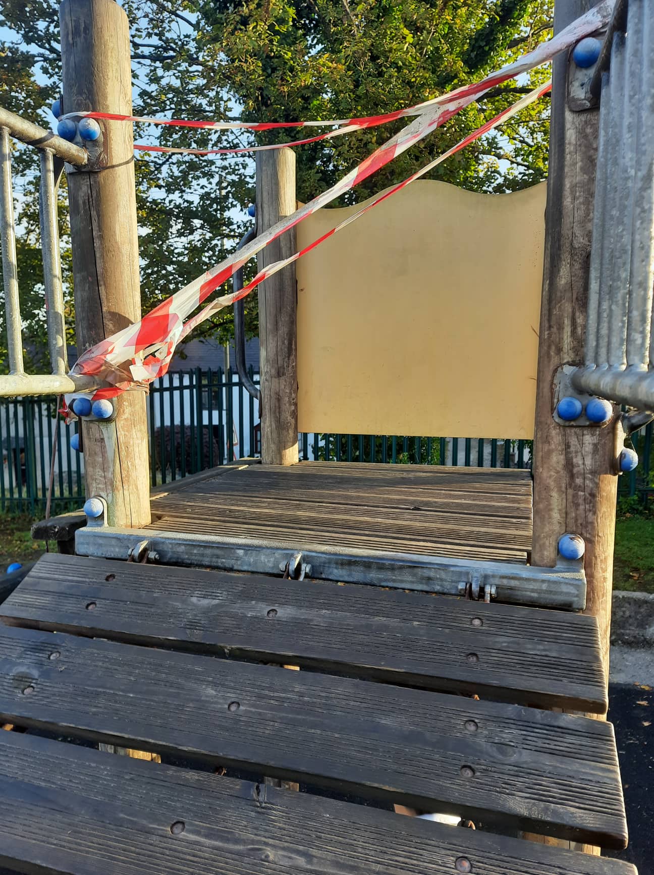 Academy on sale swing sets