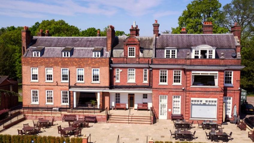 Support Bush Hill Park Golf Club