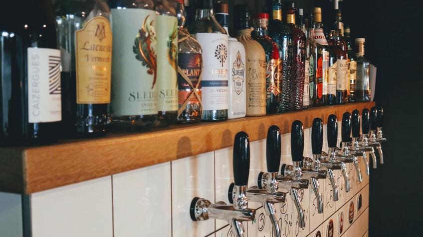 Anchor, Tap & Bottle Croxley - Awning and Heaters