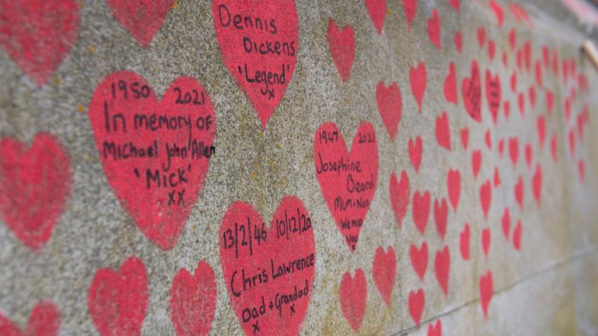 Fund the National Covid Memorial Wall