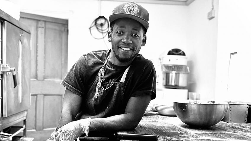 Mozambican-inspired bread right to your doorstep