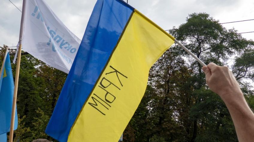 Give Russians real news about Ukraine using ads