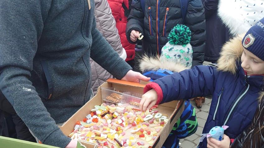 Help Ukraine Refugees