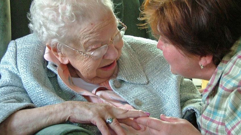 Support Care Workers To Support Elderly Loved Ones
