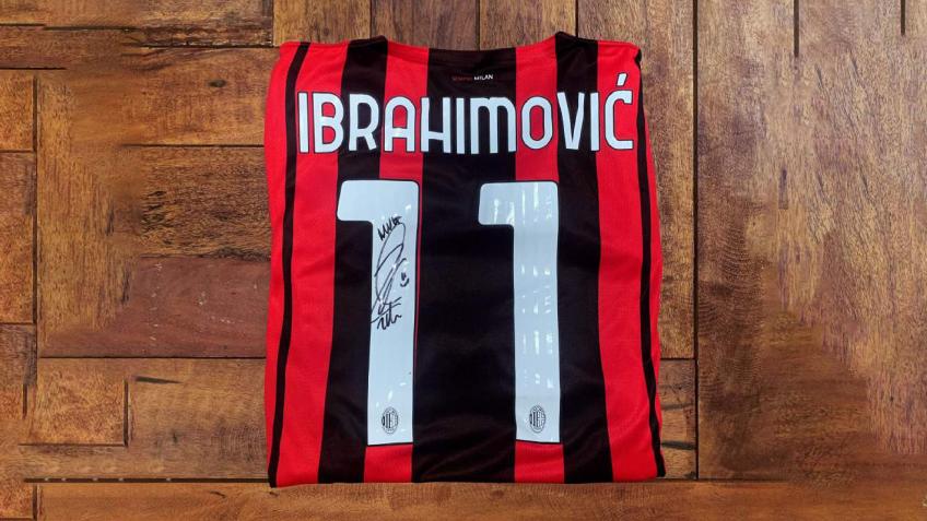 Win Ibrahimovic's signed shirt