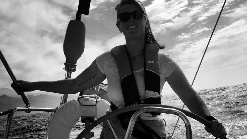 Record-Breaking Solo Sail of the Arctic Circle