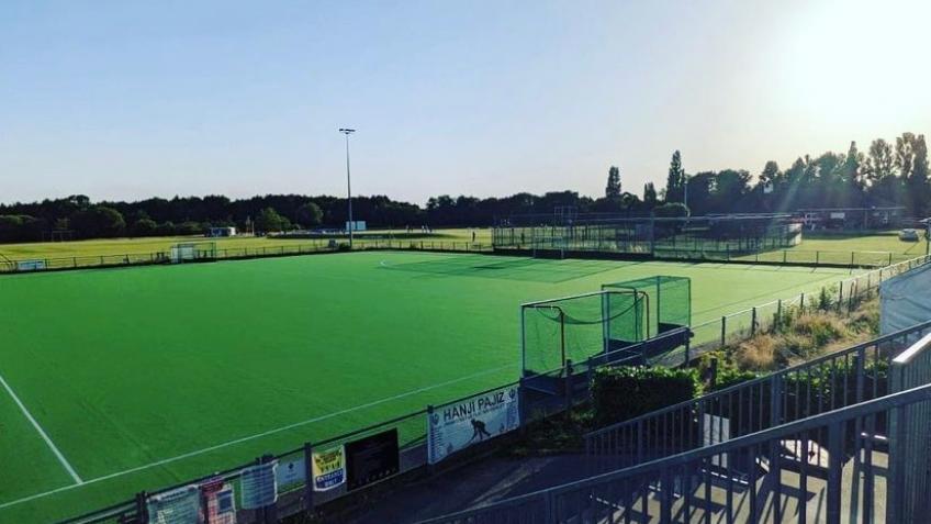 Slough HC promoting Inner City hockey