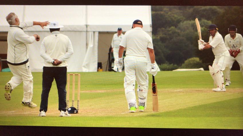 Freeland CC Bowling Machine and SightscreenProject