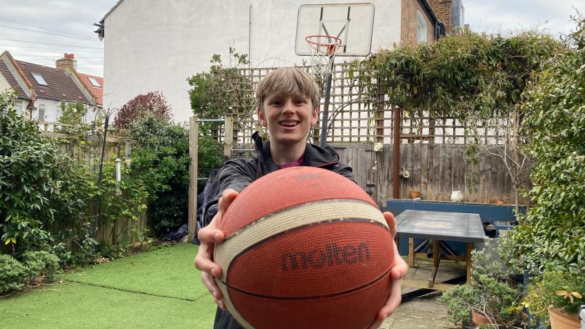Digby Raises Funds for London Thunder Basketball