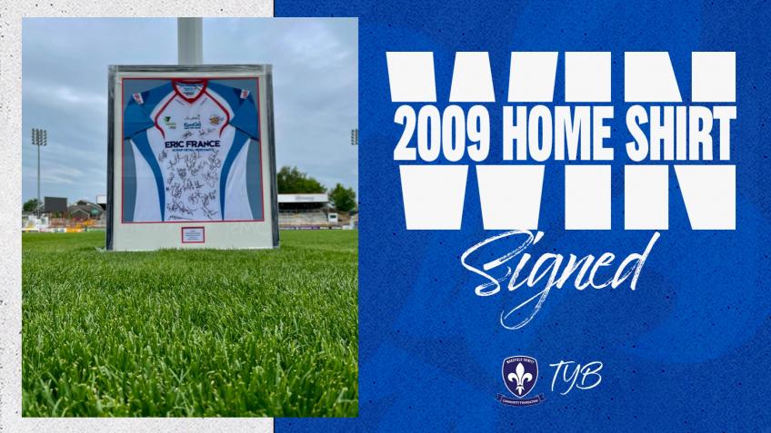 Signed & Framed Wakefield Trinity Home Shirt 2009