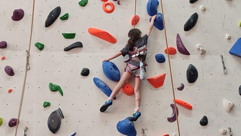 Overhang - New Bouldering Area