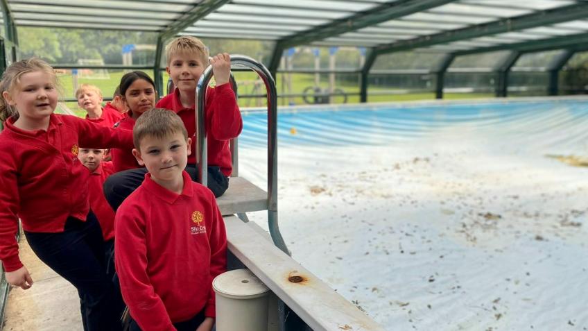 Help Slip End and Caddington pupils swim again