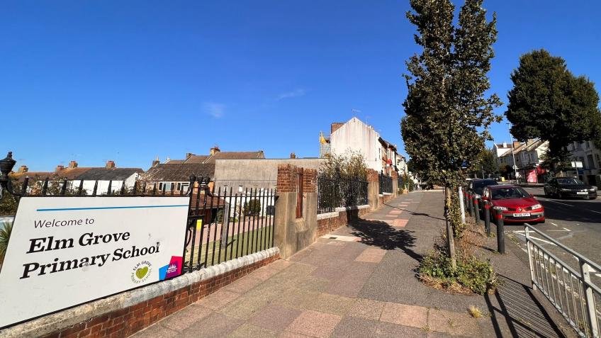 Elm Grove Primary School Green Wall