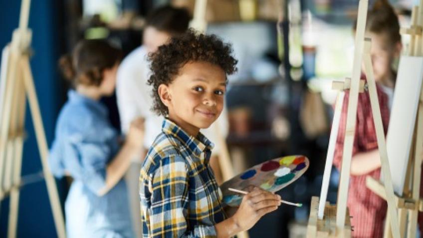 Art Hubs for Artists and Schools