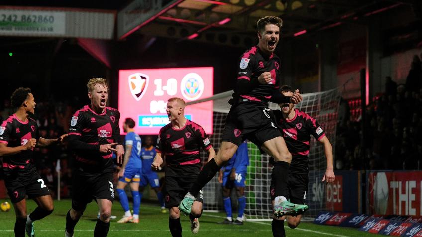 Win George Lloyd's match-worn CPAG shirt