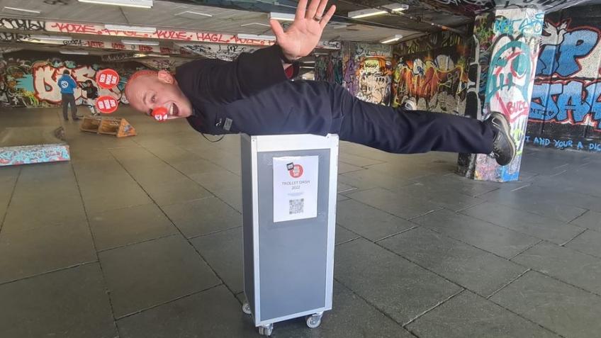 Trolley Dash Across London for Flying Start