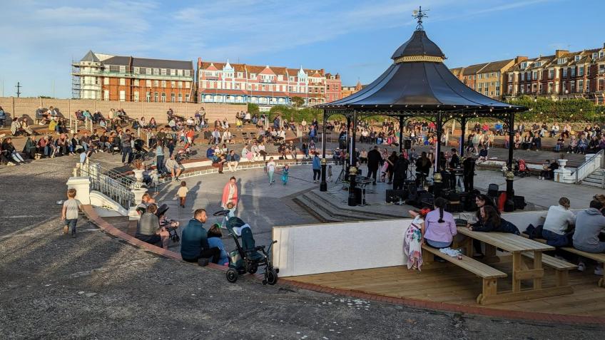 Free Music Sundays: Support your Bandstand!