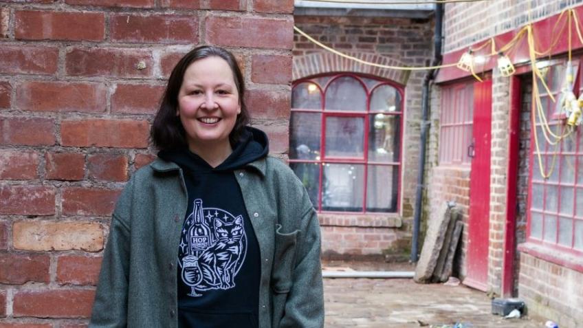 Support Hop Hideout Opening in Leah's Yard
