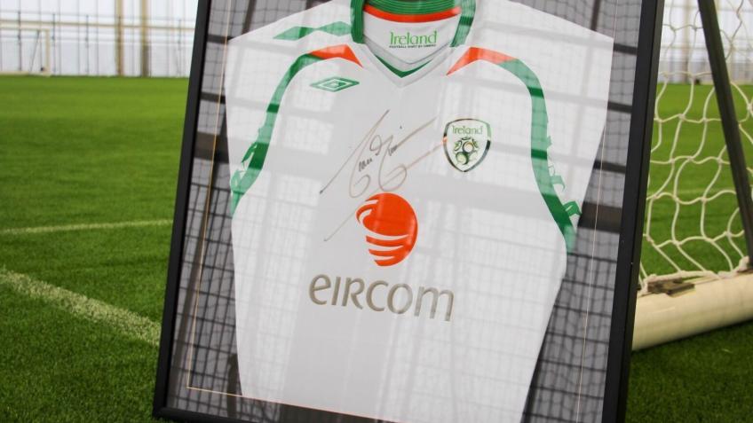 Framed Niall Quinn Ireland Shirt