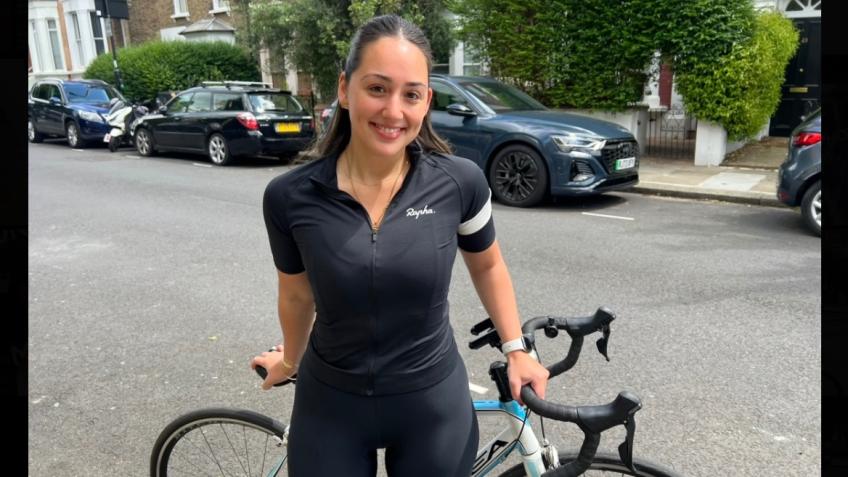 Elise is cycling from London to Amsterdam