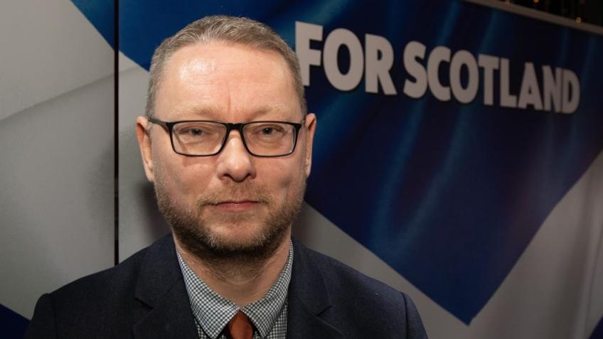 Re-Elect Richard Thomson SNP for Gordon and Buchan