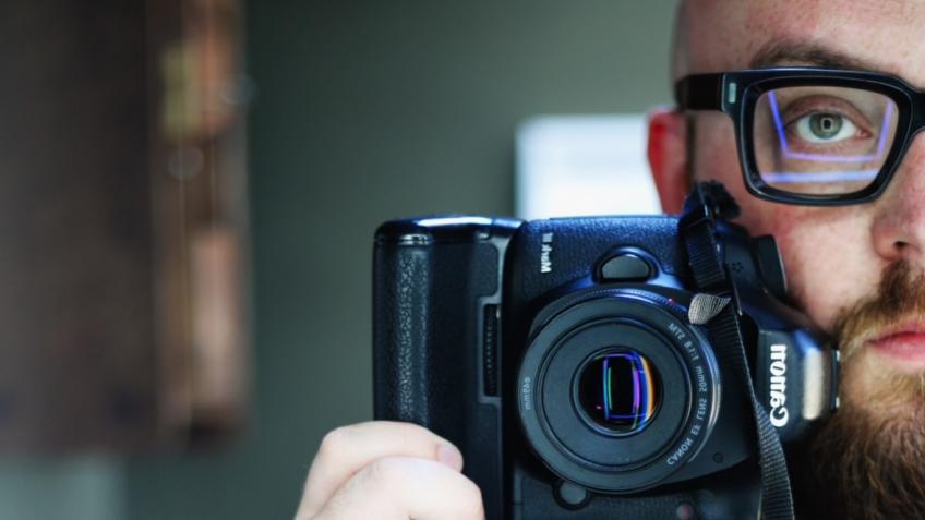 help robin to keep being a photographer