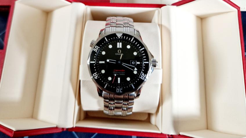 Win a Men's Omega 300m Divers watch worth £2900