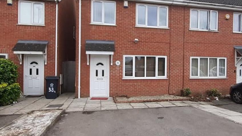 8 baycliff Close Barnsley South Yorkshire S71 2SQ