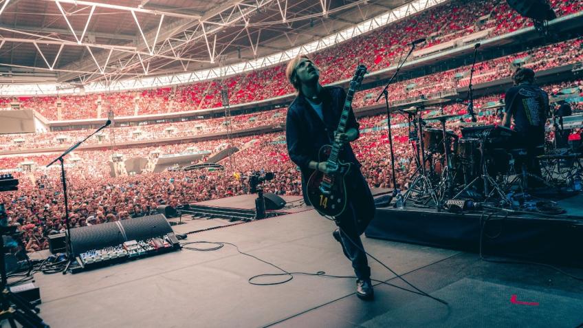 Win a NOTHING BUT THIEVES Guitar and Signed Case