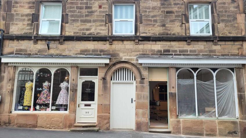 Help Bella Figura move to 86 Smedley Street