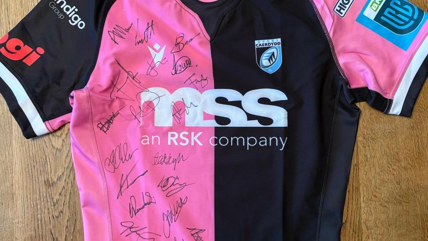 Win Cardiff Rugby Shirt Signed by 24/25 1st Squad