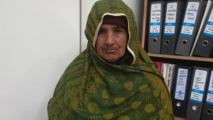 Donate for Kalsoom Bibi’s Total Knee Replacement