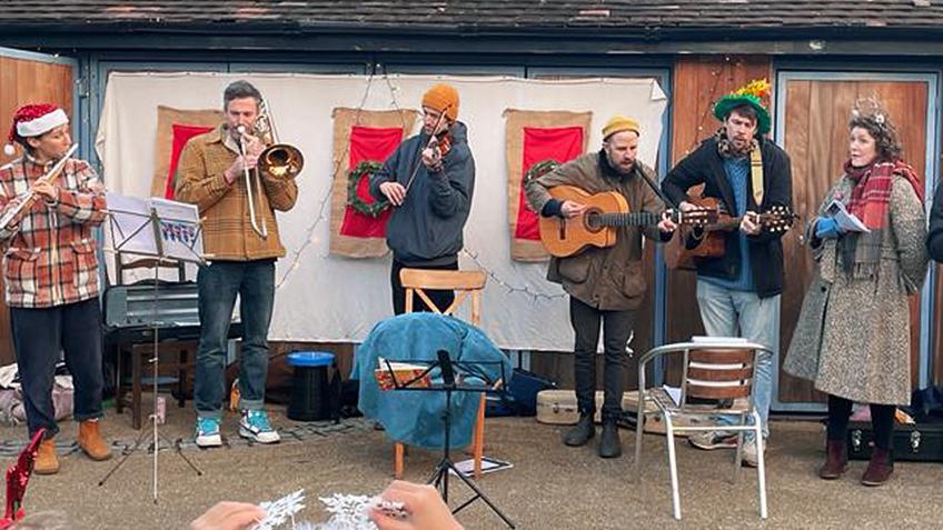 15th Dec 1-3pm Christmas Carols at Central Park