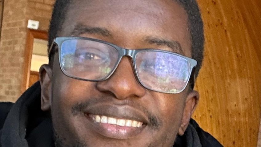 Introducing a young refugee song leader to the NVN