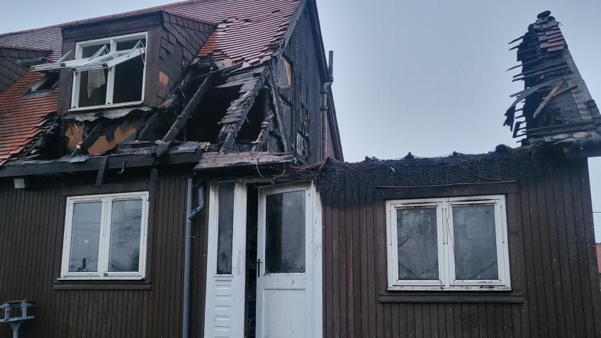 Please help my mum rebuild her burned down house!!
