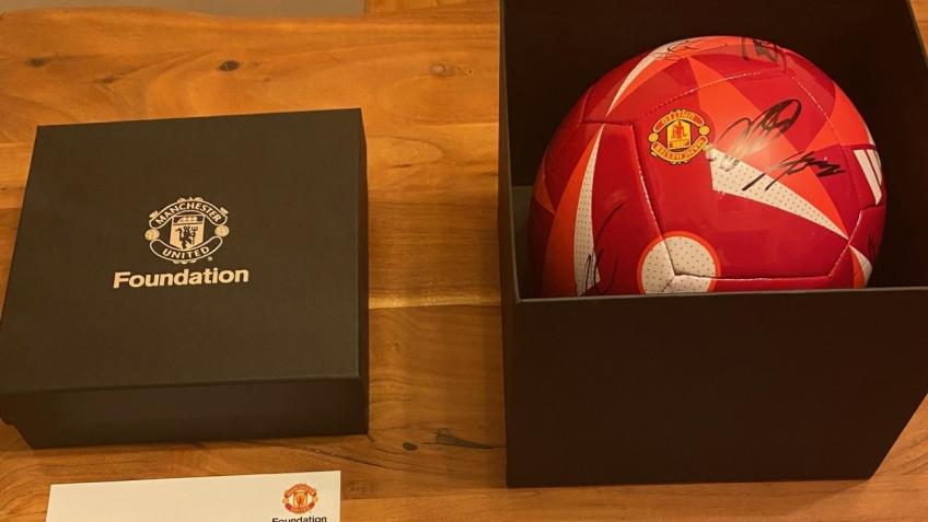 Signed Manchester United Football