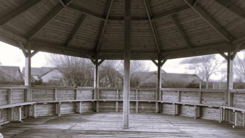 Ashperton Primary Outdoor Classroom - Hideout Hut